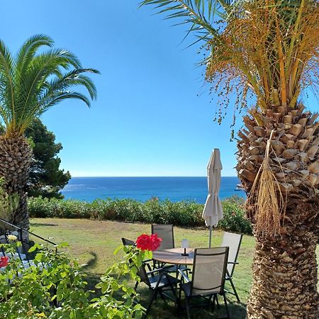 Nerissa Bungalow 2, Two Bedroom House With Sea View スパルティア エクステリア 写真