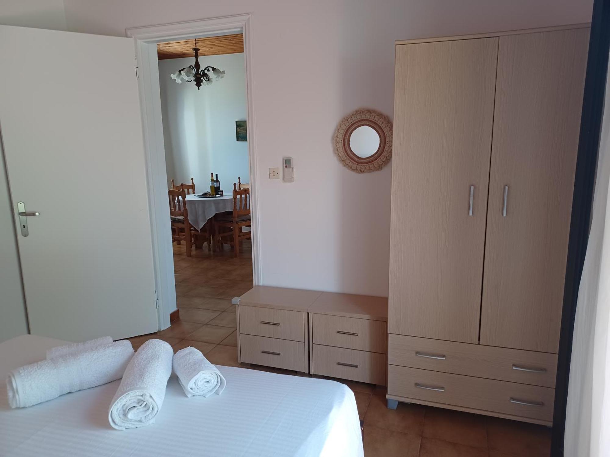 Nerissa Bungalow 2, Two Bedroom House With Sea View スパルティア エクステリア 写真