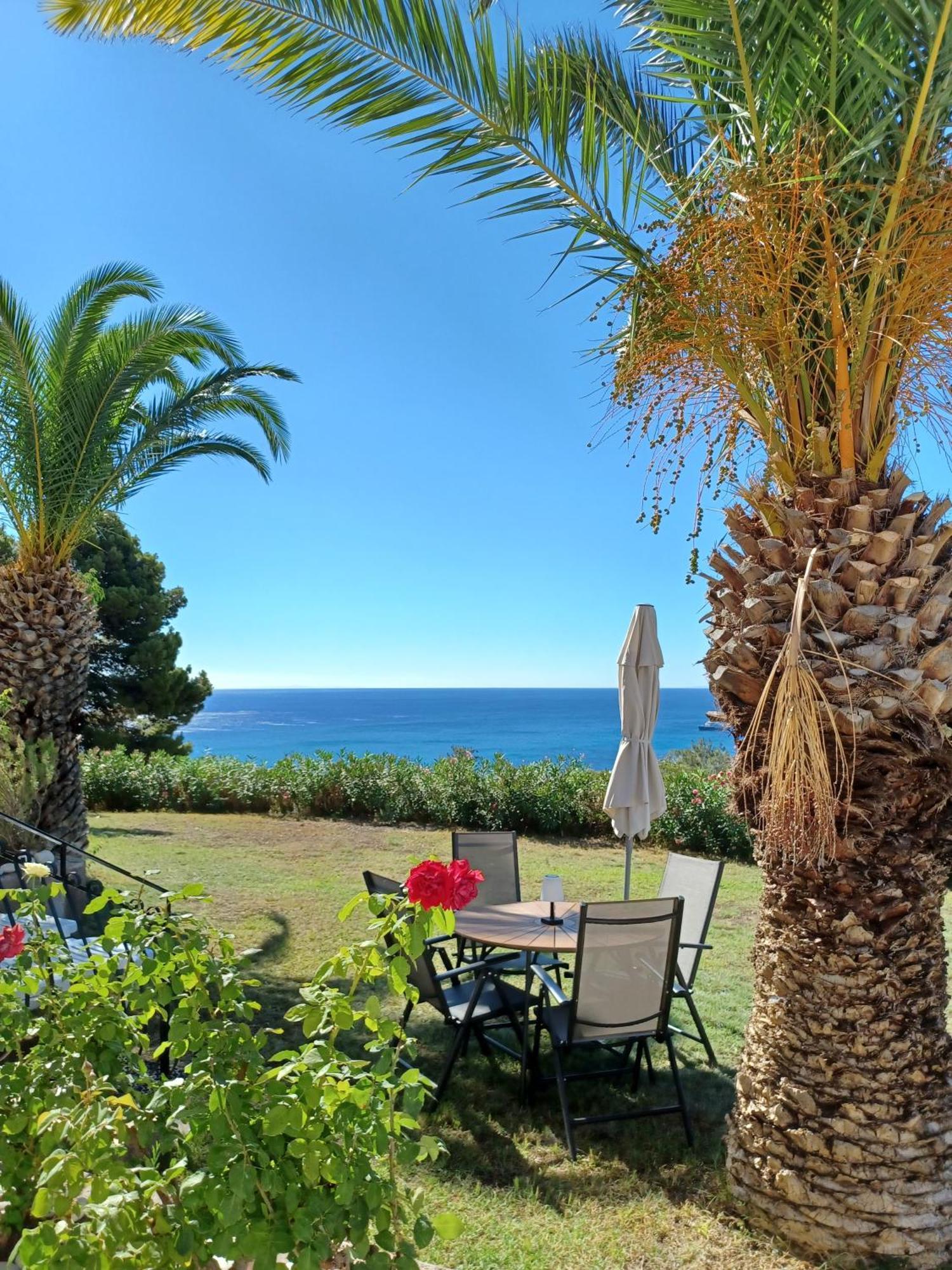 Nerissa Bungalow 2, Two Bedroom House With Sea View スパルティア エクステリア 写真