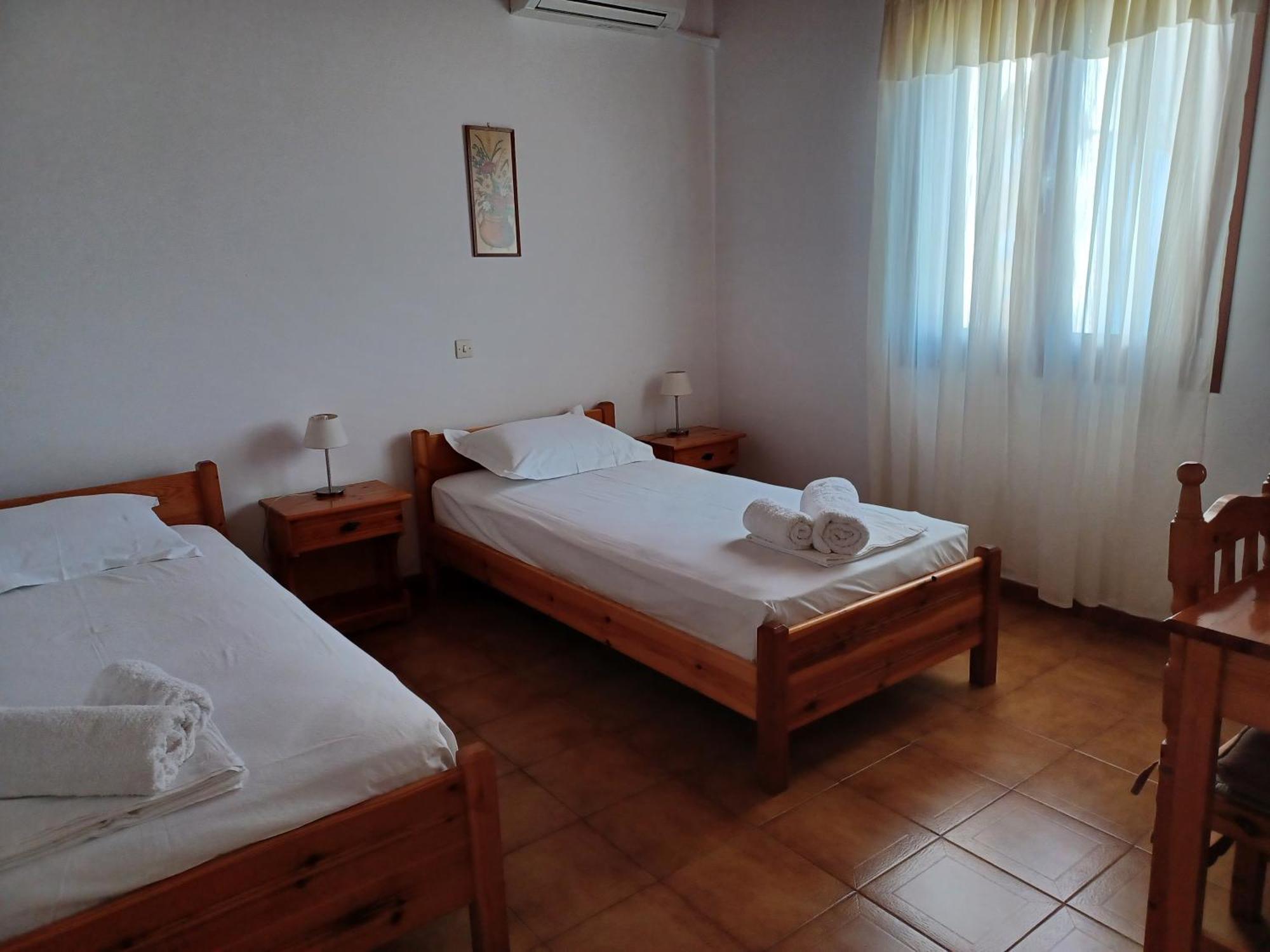 Nerissa Bungalow 2, Two Bedroom House With Sea View スパルティア エクステリア 写真